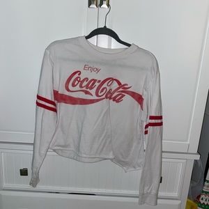 A long sleeve crop shirt